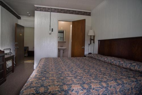 Rosemount Motel