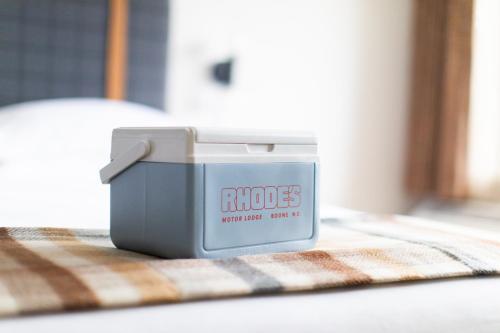 Rhode's Motor Lodge — Main Photo