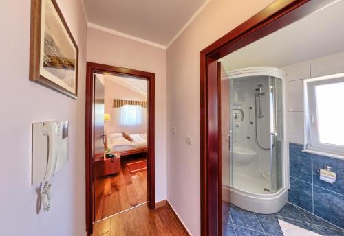 Hotel Trogir - image 9
