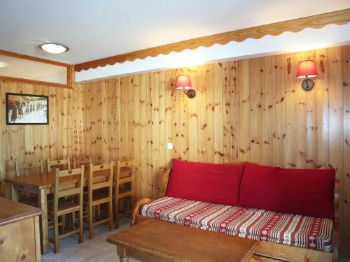 Apartment (6 Adults) room in Charmant T2 Accès Piscine Sauna Ski-In/Out Balcon Ouest 6 Pers - Les Orres 1800 - FR-1-322-343