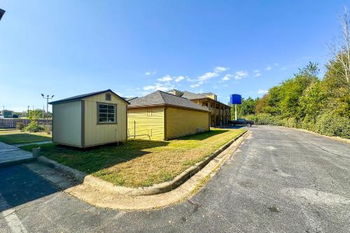 Baymont by Wyndham Meridian - image 2