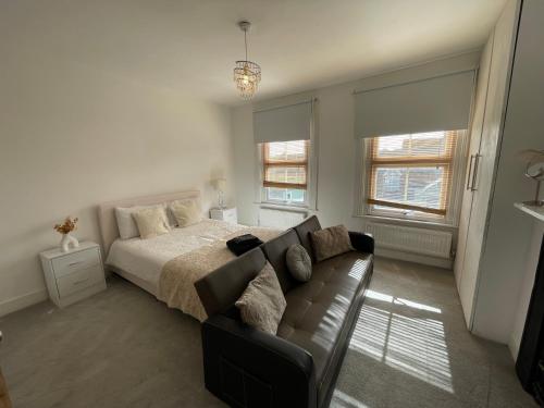 A lovely Three bedroom house in Windsor, Windsor (photo 8)