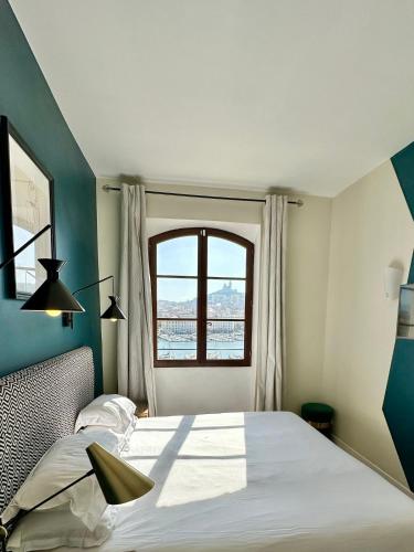 Classic Double Room with Old Port View