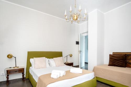 1 queen bed, 1 twin bed
