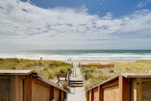 . Oceanfront Watsonville Condo with Beach Access!