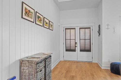Modern & upscale home near Derby in Jeffersonville, USA