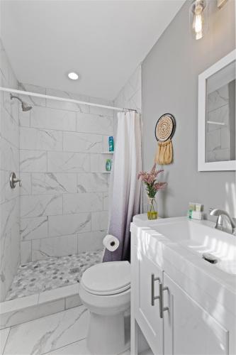 Workfriendly home with ping pong & outdoor grill in Clarksville, USA