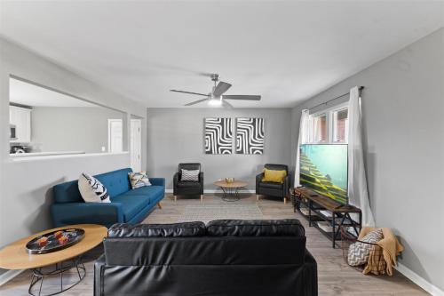 Workfriendly home with ping pong & outdoor grill in Clarksville, USA