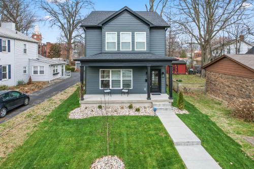 Sunny & modern Derby house in Jeffersonville, USA