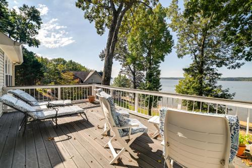 Lake Barkley Home with On-Site Beach Boat and Swim! in Cadiz, Vereinigte Staaten von Amerika