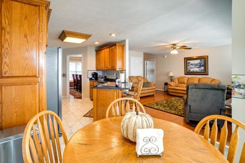 Lake Barkley Home with On-Site Beach Boat and Swim! in Cadiz, USA