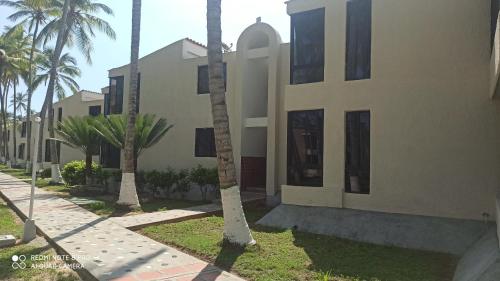 Costa Grande in Tucacas