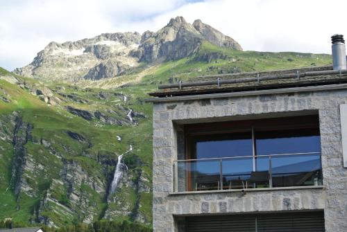 Chesa La Montanella - Ferienwohnung, Maloja in Maloja, Schweiz