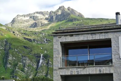 Chesa La Montanella - Ferienwohnung, Maloja in Maloja, Schweiz