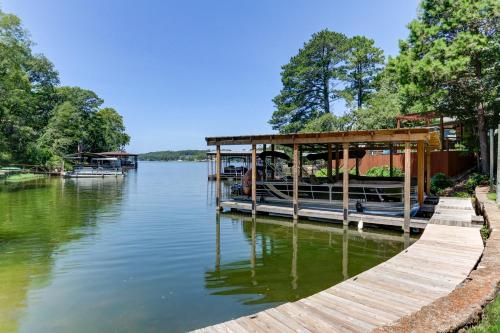 Lake Hamilton Getaway with Boat Ramp and Dock! - image 10