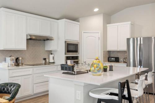 Brand New Lake Travis by Barcle in Leander, USA