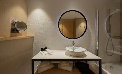 Double or Twin Room with Balcony or Terrace image 5