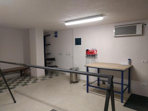 One-Bedroom Apartment image 1