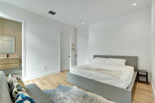 Fresco 1, Modern Design, Brand New Construction and Furniture in Miami, USA
