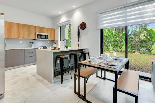 Fresco 2, Modern Design, Brand New Construction and Furniture in Miami, USA