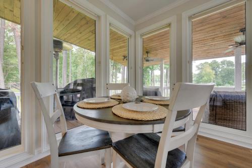 Milledgeville Home with Private Dock and Dock House! in Milledgeville, USA