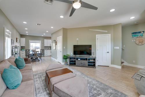 Bright, Modern Corpus Christi Condo 2 Mi to Beach in Padre Island, USA