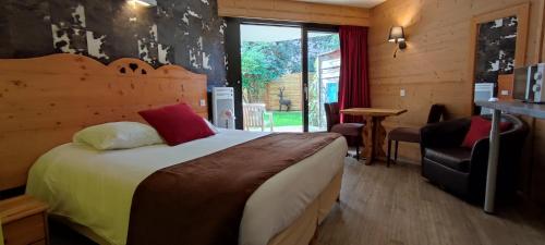 Double Room (2 Adults)