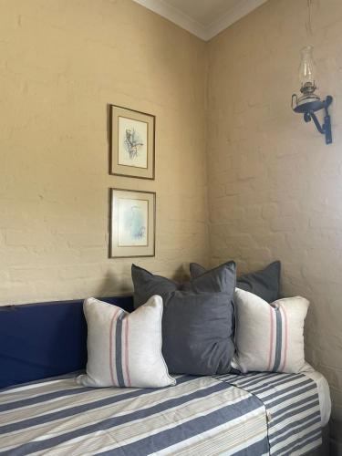 3 bedrooms, 4 beds
