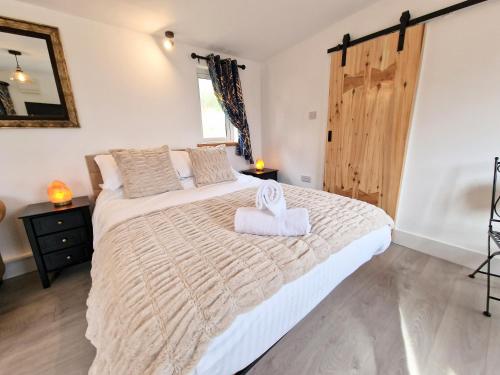 Kaoglen Lodge - Fawn Pod - Hot Tub - Dogs - Pitlochry - Luxury in 柯克邁克爾