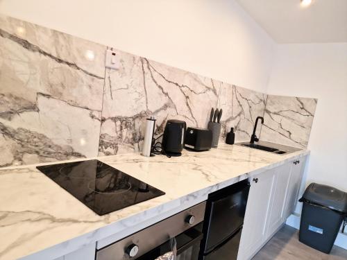 廚房, Kaoglen Lodge - Fawn Pod - Hot Tub - Dogs - Pitlochry - Luxury in 柯克邁克爾