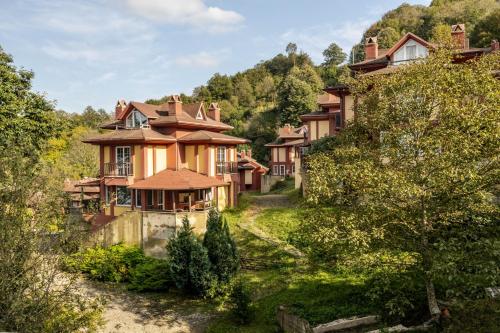 Sleek Villa with Backyard and Sapanca Lake View