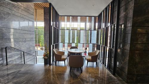 Facilities, Apartement Springwood By LiviRooms Tangerang in Pinang