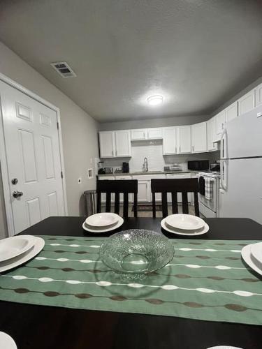 Memorable and Enjoyable Near all the Action in Athens in Athens, USA