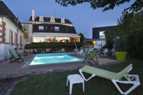 Hotel Les Tilleuls, Bourges - 정원