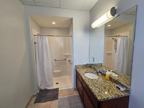 Cozy Stay at the Inman - 214 in Champaign, USA