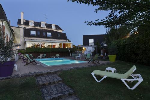 Hotel Les Tilleuls, Bourges - 정원