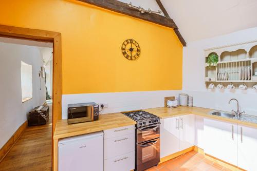 virtuve, The Haybarn in Dandrena