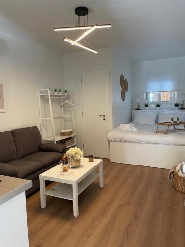 Persephone Stay Inn in Elefsina