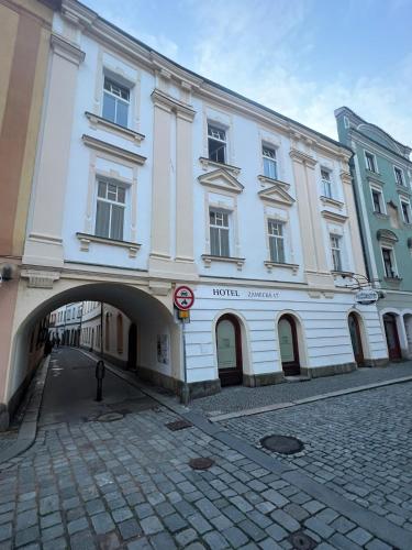 B&B Pardubice - Hotel Zámecká 17 - Bed and Breakfast Pardubice