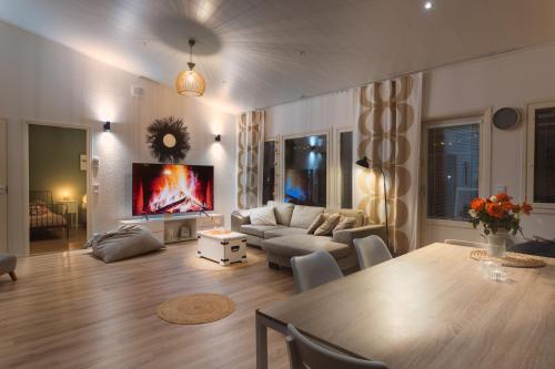 Cozy House with Sauna and Jacuzzi - Accommodation - Rovaniemi