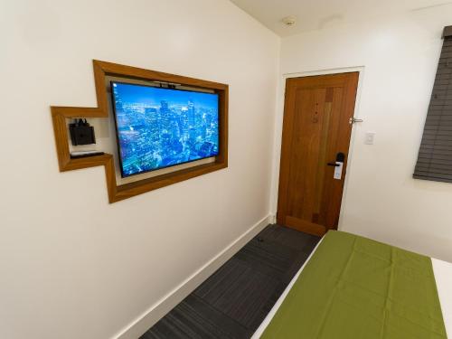 Standard Double Room image 5