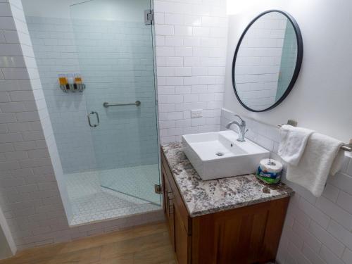 Standard Double Room image 1