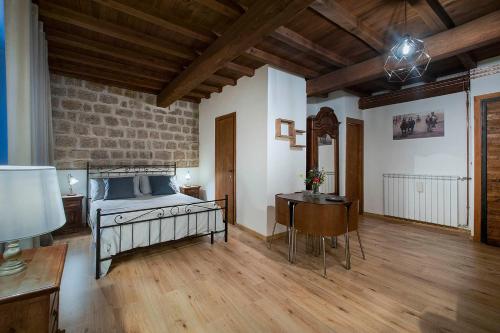 Le casette del borgo antico in 隆齊里奧內