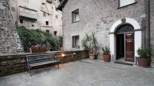 入口, Le casette del borgo antico in 隆齊里奧內