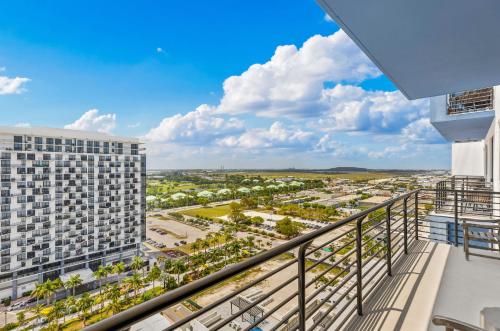 Enchanting Condo In The Heart Of Doral with Golf Course Views