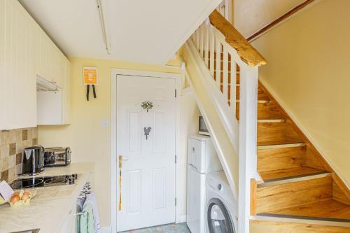 кухня, The Cheeseloft - Spacious one bed with terrace in Керкубрі