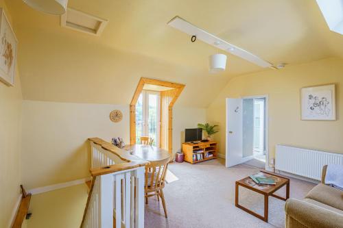 The Cheeseloft - Spacious one bed with terrace in Керкубрі