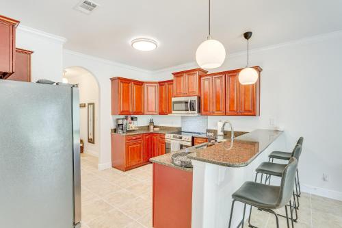 Charming Navarre Townhome 5 Mi to Beach! Charming Navarre Townhome 5 Mi to Beach!