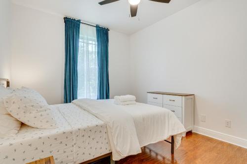 Charming Navarre Townhome 5 Mi to Beach! Charming Navarre Townhome 5 Mi to Beach!