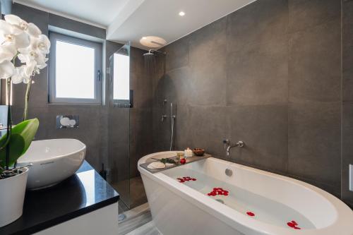 Elegant Suite - Acropolis 3